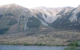 Landslip (lanslide) scars along the highway to Christchurch (7987 bytes)