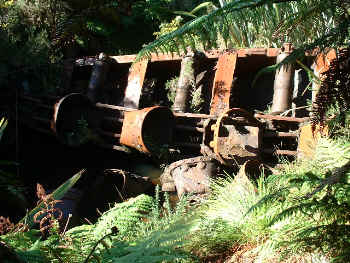 abandoned dredge (22446 bytes)