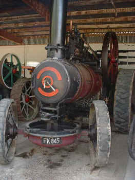 Steam tractor  (13546 bytes)