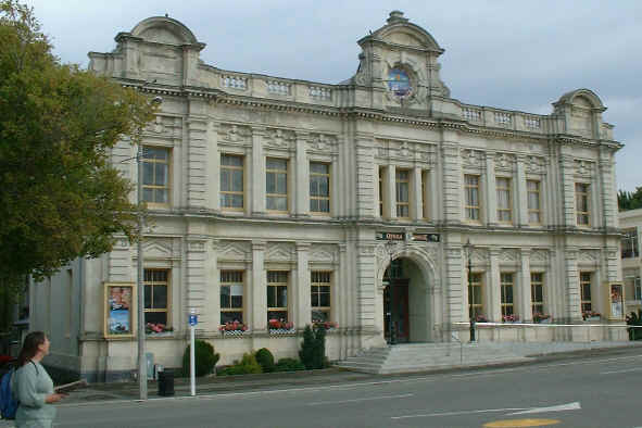 Oamaru opera house (30863 bytes)