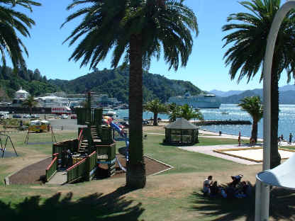 Picton harbour  (22719 bytes)