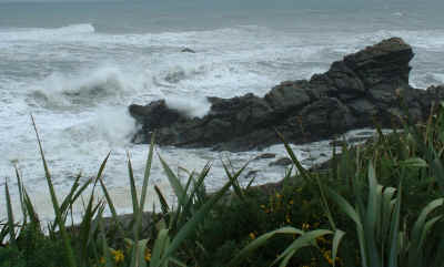 Tasman swell beating up on the Westcoast, NZ