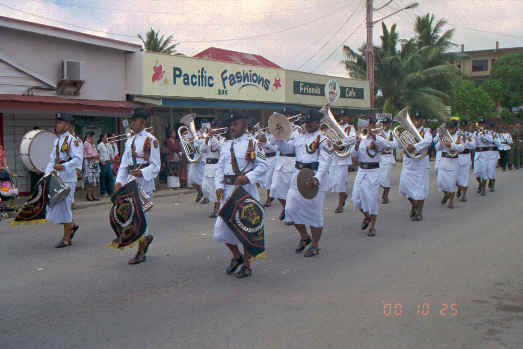 Tonga police band (29520 bytes)