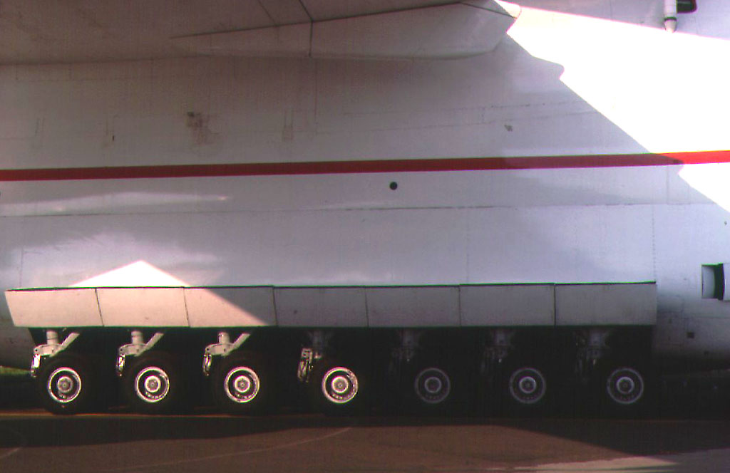 An-225_wheels.JPG