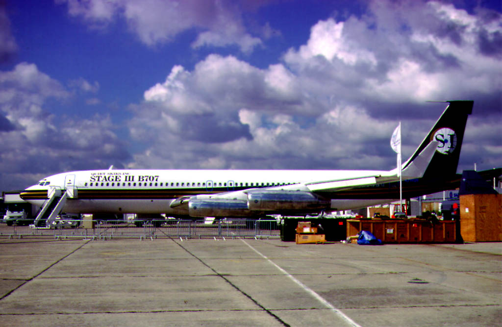 B707_winglets+DC8-60pods.JPG