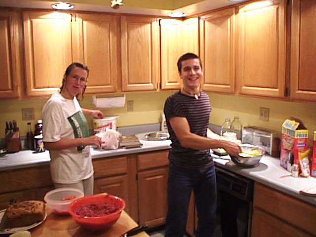 10-10-99 I preparativi per una spaghettata alla carbonara a casa di Margaret e Craig