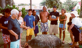 Aunty Marie Solomon talks with Lahainaluna voyaging students