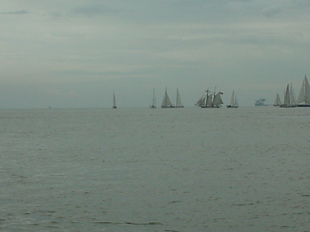 Cruisers approach the start line