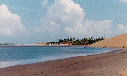 Spiaggia, duna e villaggio