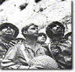 Paratroopers seeing the Western Wall the first time after recapturing it