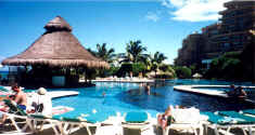 fiesta_americana_coral_beach_pool.jpg (68373 bytes)