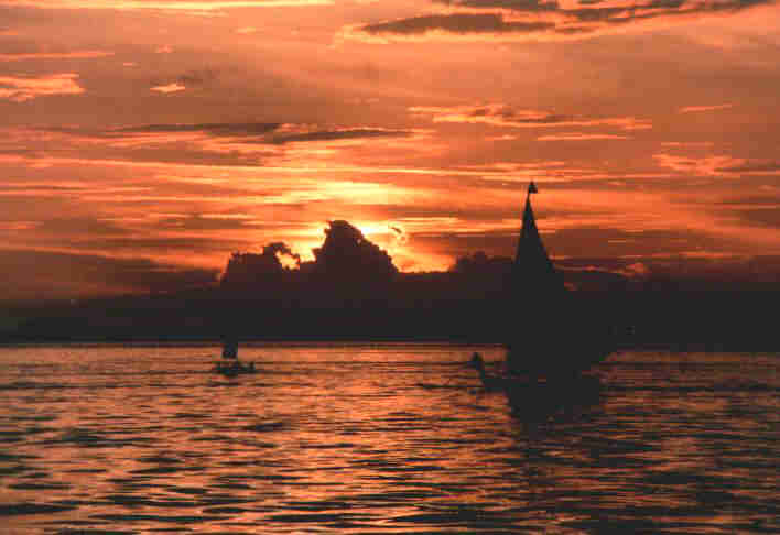 zonsondergang in ujung pandang