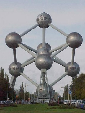 Atomium Picture (Copyright 1999 Roger Bovill)