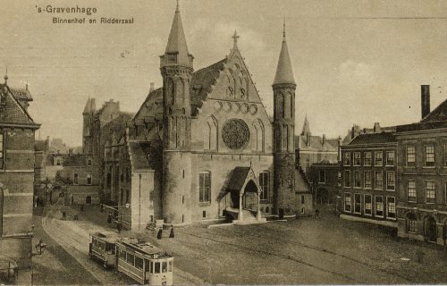 Tram op het Binnenhof, Den Haag