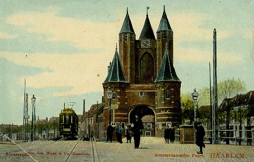 Haarlem, Amsterdamse poort met tram