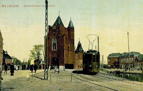 Haarlem, Amsterdamse poort met tram