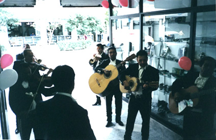 mariachi.jpg (57555 byte)