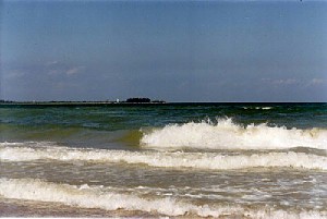 North Beach Waves.jpg (17910 bytes)