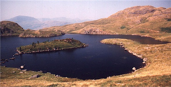 AngleTarn.jpg (72640 bytes)