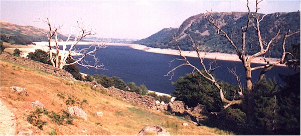 HawesWater.jpg (78077 bytes)