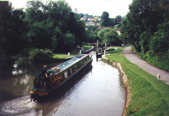 towpath.jpg (84804 bytes)