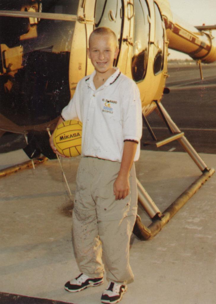 Oo, look at the poser. Heh, thats an old Water Polo picture from December of 1998