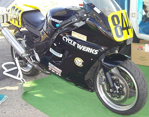 Tony's ZX11 in the pits