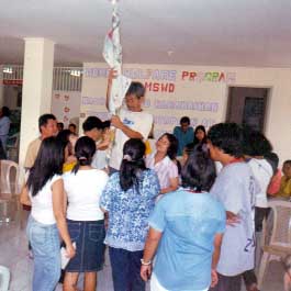 An mga empleyado san lokal na gobyerno sa pag-atinder san Values Formation Seminar sa Senior Citizens Center sa LGU compund. 