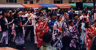 Bon odori dancers