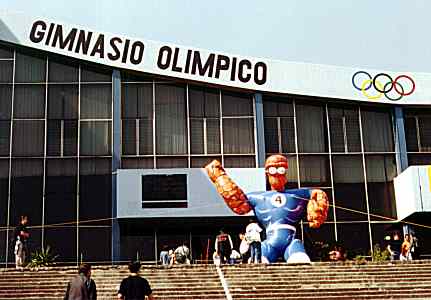 Entrada al Gimnasio Olimpico