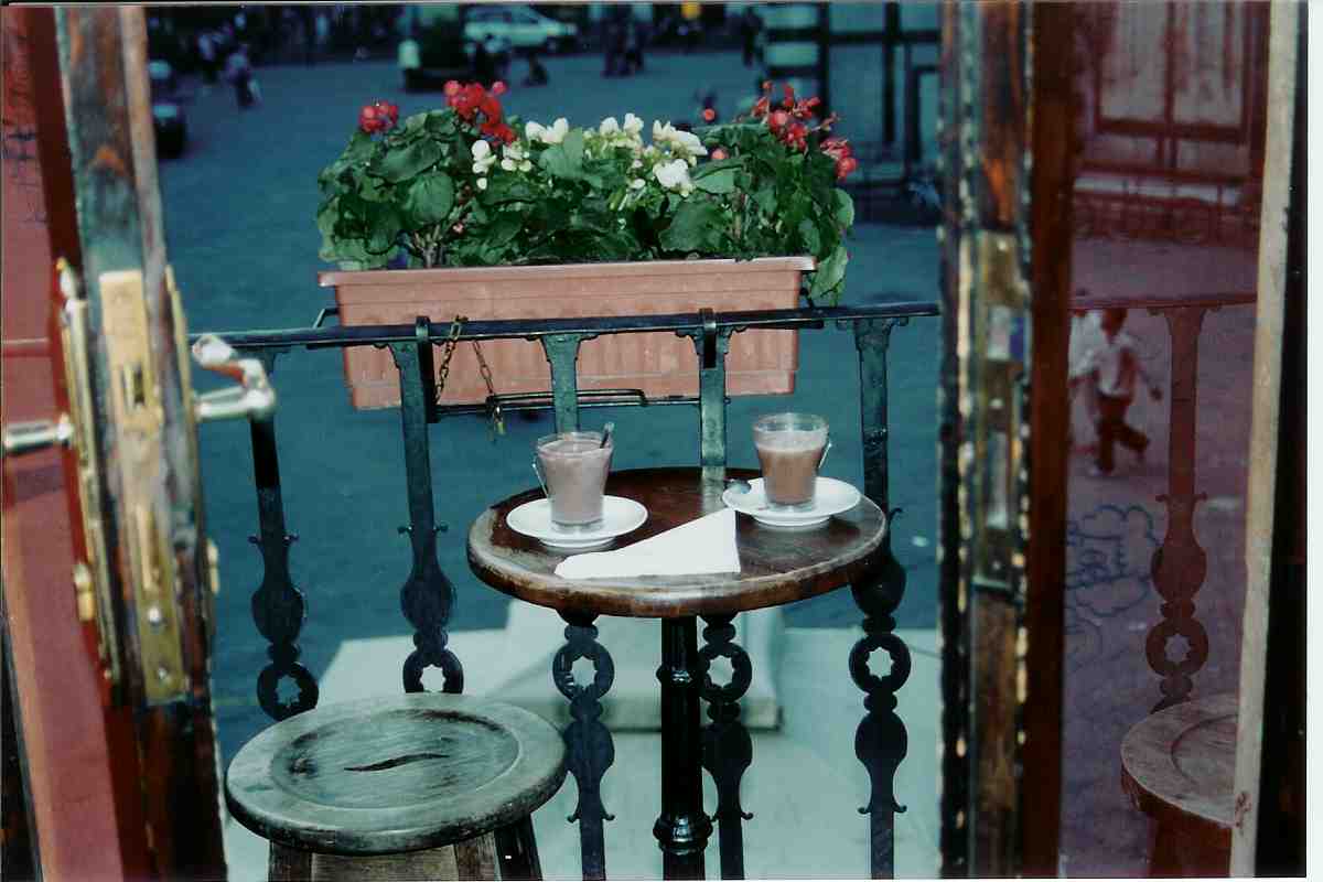 Firenze - what's Italy without a nice cup of latte?