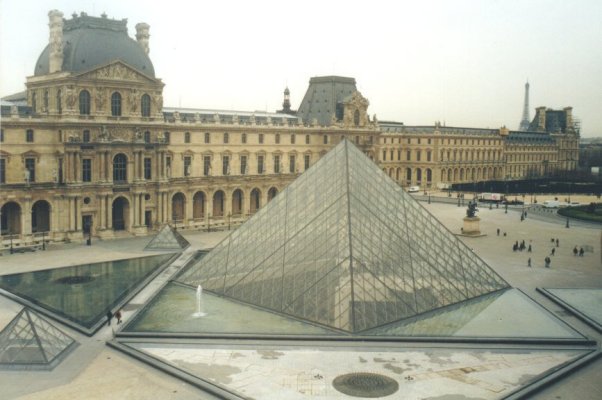 Louvre museum entrance