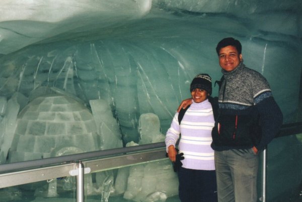 Vidya and Vasu with Ice carvings