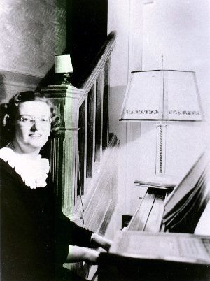 Dorothy Easson VanderPutten at piano