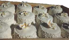 small wedding cakes picture