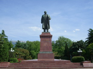 Statue of Lenin, Yalta