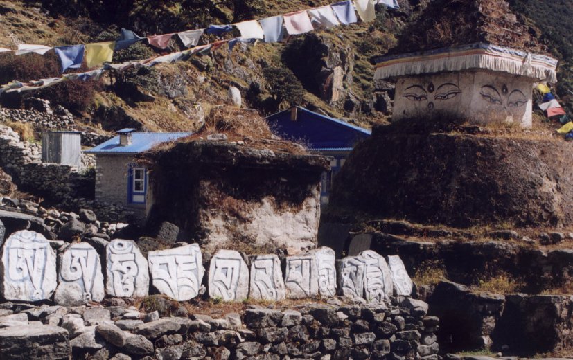 Chorten at Thamo