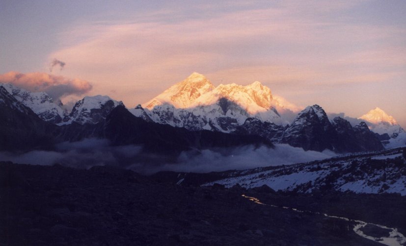 Sun begins to set on Everest