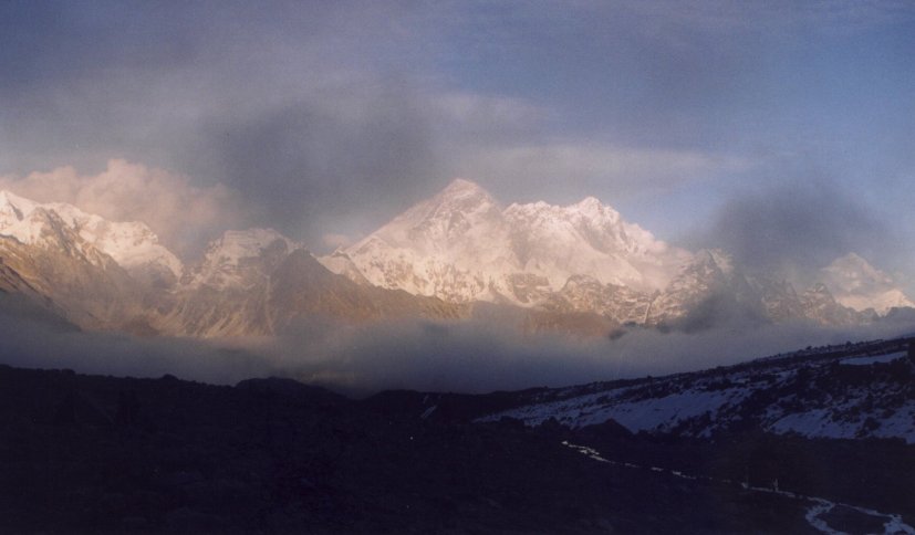 Sun begins to set on Everest