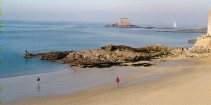 Sur la plage  St-Malo