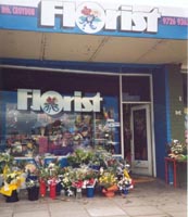 North Croydon Florist - Copyright BBB 14feb00 - JPEG image 173x200 Decoded (Bytes):53436 opening to JPEG image 518x600 Decoded (Bytes):102338