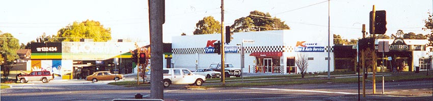 Mt. Dandenong Road from Main Street - 2may99 - BBB - JPEG image 849x200 pixels, Decoded (bytes):64503 opening to JPEG image 600x403 Decoded (bytes):85272