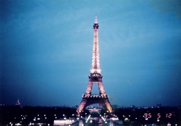 Night view of the Eiffle Tower