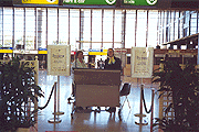 Marseille Airport - Jenny Grainger - 29sep99 - GIF image 180x120 pixels Decoded (bytes):20184, opening to JPEG image 600x400 Decoded size(Bytes):99714